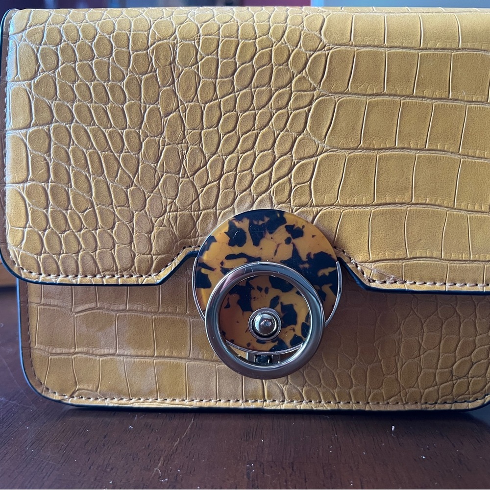 Topshop  Dazzler Belt bag in gold/yellow  - EUC - Picture 3 of 10
